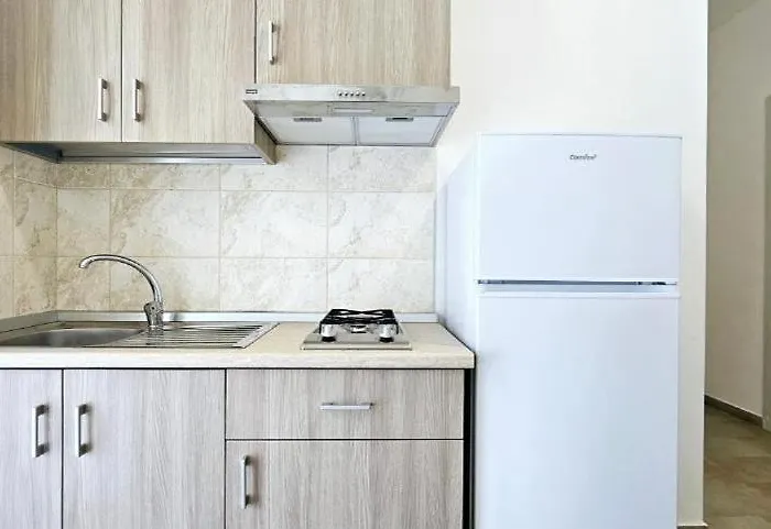 Le Con Piscina Idromassaggio, Capo Vaticano