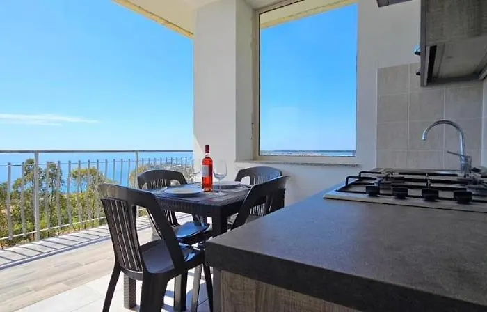 公寓 Le Con Piscina Idromassaggio, Capo Vaticano 里卡迪