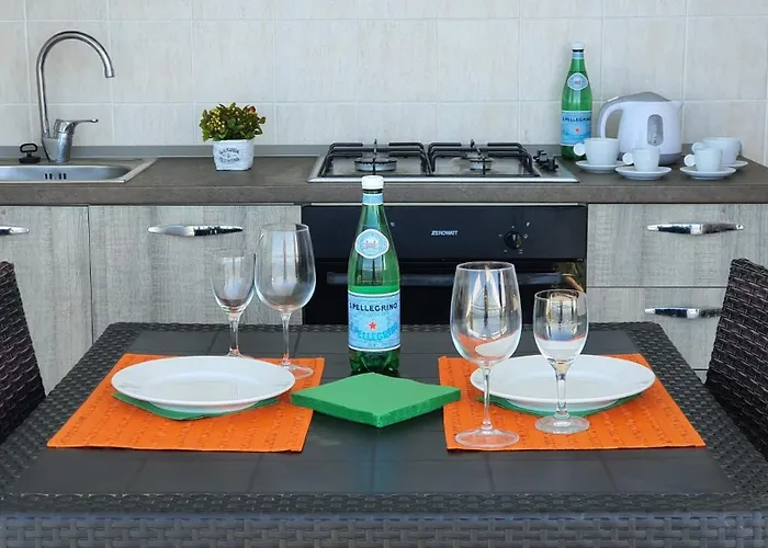 Le Con Piscina Idromassaggio, Capo Vaticano * 里卡迪