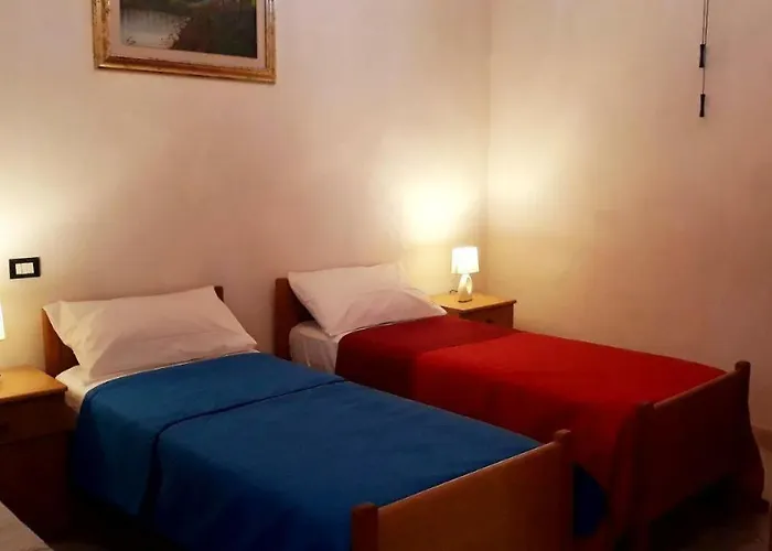 Le Con Piscina Idromassaggio, Capo Vaticano *