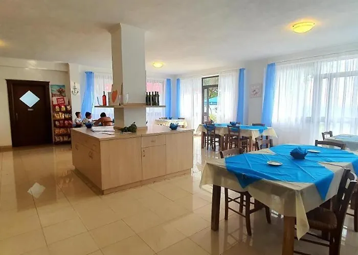 Le Con Piscina Idromassaggio, Capo Vaticano 里卡迪