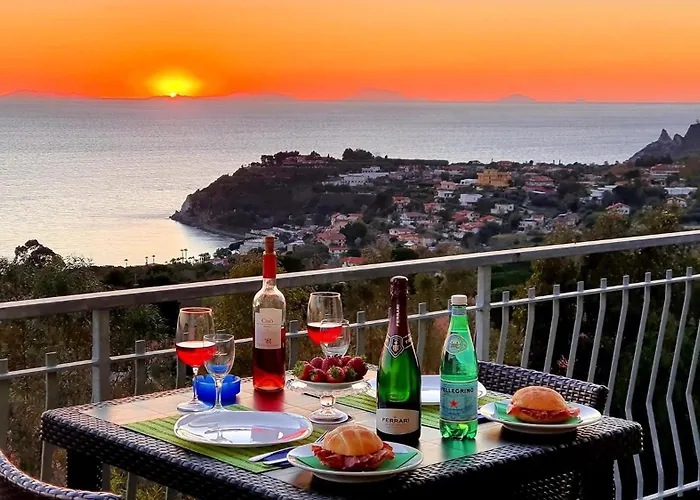 Le Con Piscina Idromassaggio, Capo Vaticano * 里卡迪