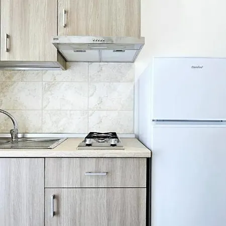 Le Con Piscina Idromassaggio, Capo Vaticano