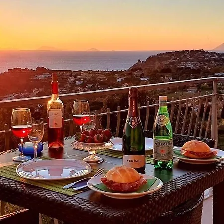 Le Con Piscina Idromassaggio, Capo Vaticano *