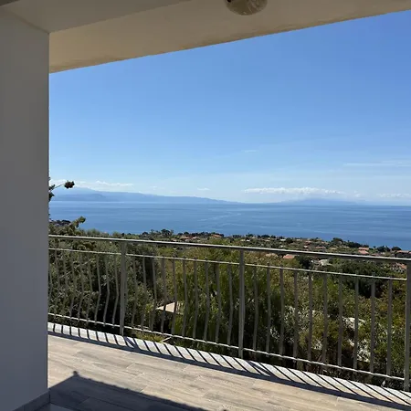 Apartment Le Con Piscina Idromassaggio, Capo Vaticano Ricadi