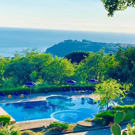 Le Con Piscina Idromassaggio, Capo Vaticano Apartment