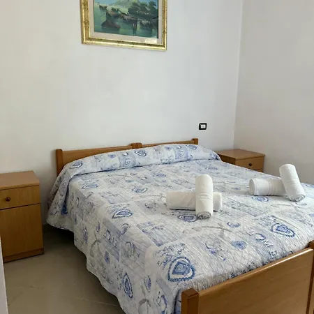 Le Con Piscina Idromassaggio, Capo Vaticano *