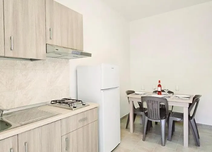 Le Con Piscina Idromassaggio, Capo Vaticano Ricadi