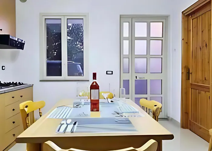 Le Con Piscina Idromassaggio, Capo Vaticano *