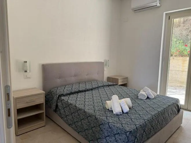 Le Con Piscina Idromassaggio, Capo Vaticano * Ricadi