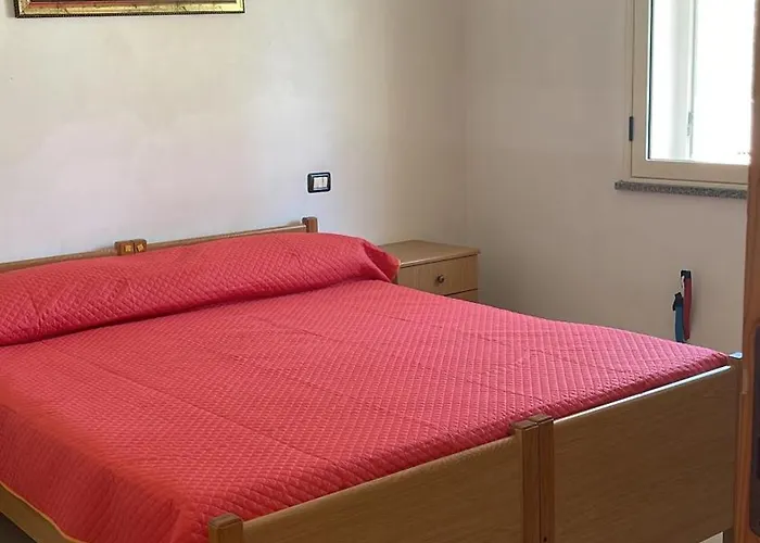 Le Con Piscina Idromassaggio, Capo Vaticano