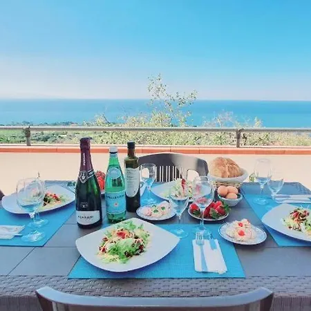 Le Con Piscina Idromassaggio, Capo Vaticano Apartman *