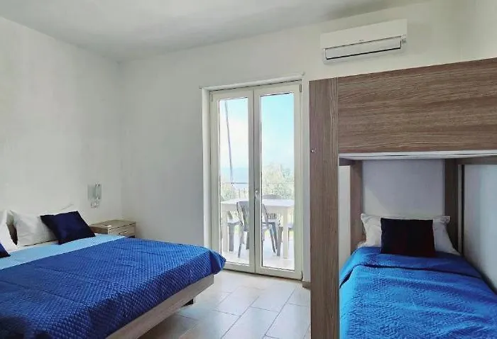 Le Con Piscina Idromassaggio, Capo Vaticano Ricadi