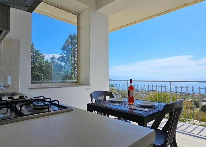 Le Con Piscina Idromassaggio, Capo Vaticano Appartement Ricadi